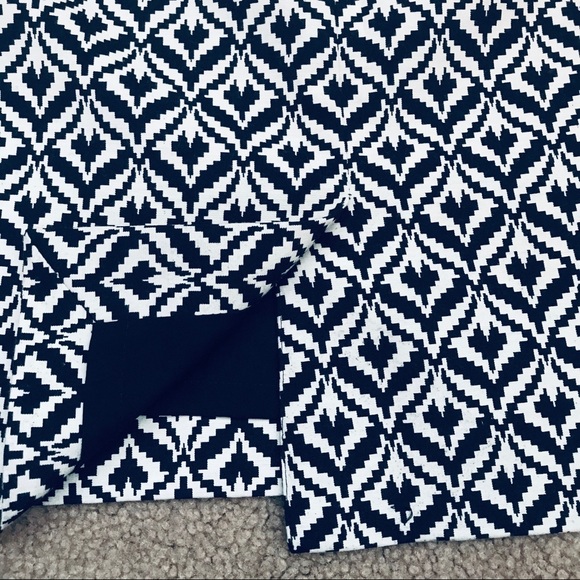 THE LIMITED Navy/White Graphic Pencil Skirt with Pockets size 6 - Picture 4 of 6